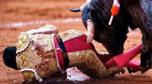 Salir el tiro por la culata
